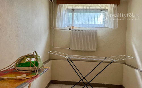 ŽDAŇA - PEKNÝ POSCHODOVÝ 5 IZBOVÝ RD, POZEMOK 790 M2.