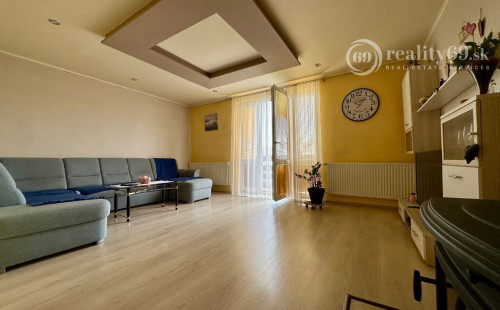 ŽDAŇA - PEKNÝ POSCHODOVÝ 5 IZBOVÝ RD, POZEMOK 790 M2.