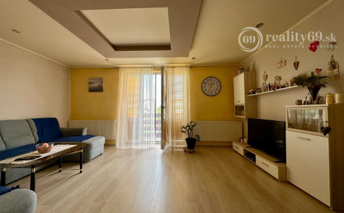 ŽDAŇA - PEKNÝ POSCHODOVÝ 5 IZBOVÝ RD, POZEMOK 790 M2.