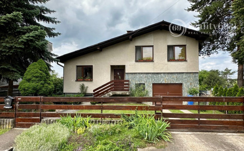 ŽDAŇA - PEKNÝ POSCHODOVÝ 5 IZBOVÝ RD, POZEMOK 790 M2.