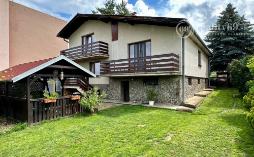 ŽDAŇA - PEKNÝ POSCHODOVÝ 5 IZBOVÝ RD, POZEMOK 790 M2.