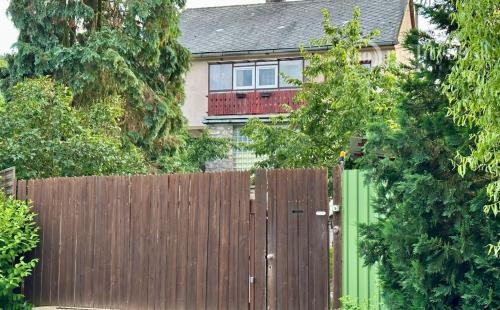 MAĎARSKO - HOLLÓHÁZA 5 IZBOVÝ DVOJGENERAČNÝ RD  BEZ NUTNOSTI REKONŠTRUKCIE.