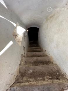 MAĎARSKO - INÁNCS 5 IZBOVÝ POSCHODOVÝ RD, HOSŤOVSKÝ DOM S PRÍSTAVBOU, POZEMOK 2880 M2.