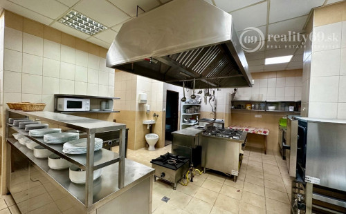 ČAŇA - LUKRATÍVNA REŠTAURÁCIA NA FREKVENTOVANOM MIESTE