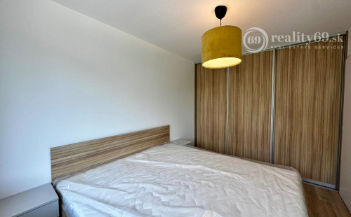 STARÉ MESTO - BELLOVA 1,5 IZBOVÝ BYT 41 M2, ZARIADENÝ S LODŽIOU.