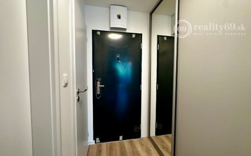 STARÉ MESTO - BELLOVA 1,5 IZBOVÝ BYT 41 M2, ZARIADENÝ S LODŽIOU.