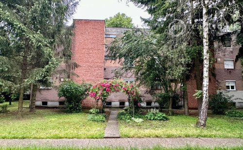 MAĎARSKO - ENCS TEHLOVÝ BYT 56 M2 S BALKÓNOM.