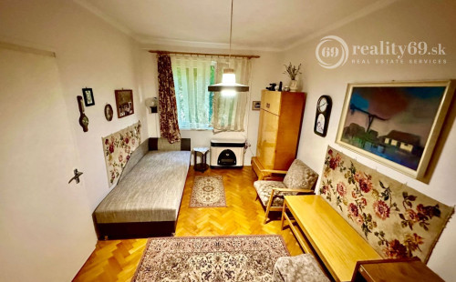 MAĎARSKO - ENCS TEHLOVÝ BYT 56 M2 S BALKÓNOM.