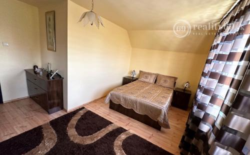 MAĎARSKO - FORRÓ - VEĽMI PEKNÝ 6 IZBOVÝ DOM PO KOMPLETNEJ REKONŠTRUKCII S GARÁŽOU