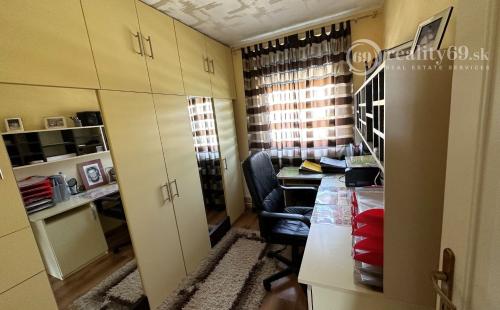 MAĎARSKO - FORRÓ - VEĽMI PEKNÝ 6 IZBOVÝ DOM PO KOMPLETNEJ REKONŠTRUKCII S GARÁŽOU