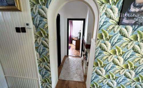 MAĎARSKO - FORRÓ - VEĽMI PEKNÝ 6 IZBOVÝ DOM PO KOMPLETNEJ REKONŠTRUKCII S GARÁŽOU