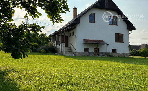 REZERVOVANÉ - ČEČEJOVCE - SELEŠKA POSCHODOVÝ 5 IZBOVÝ RD V SUPER STAVE, POZEMOK 1.822 M2.