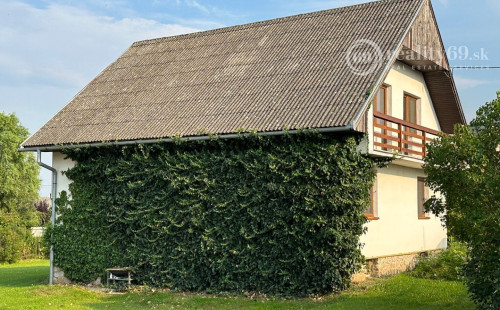 REZERVOVANÉ - ČEČEJOVCE - SELEŠKA POSCHODOVÝ 5 IZBOVÝ RD V SUPER STAVE, POZEMOK 1.822 M2.