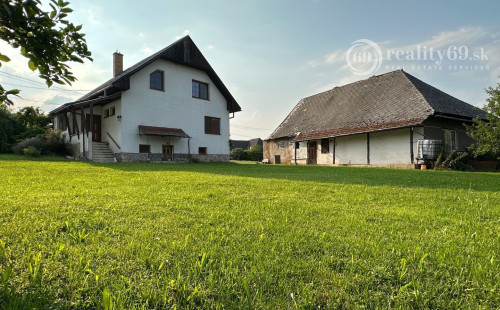 REZERVOVANÉ - ČEČEJOVCE - SELEŠKA POSCHODOVÝ 5 IZBOVÝ RD V SUPER STAVE, POZEMOK 1.822 M2.