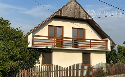 REZERVOVANÉ - ČEČEJOVCE - SELEŠKA POSCHODOVÝ 5 IZBOVÝ RD V SUPER STAVE, POZEMOK 1.822 M2.