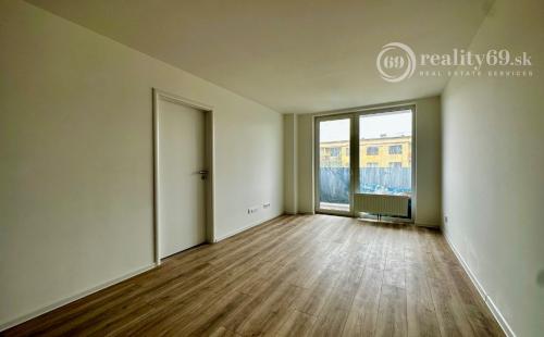 STARÉ MESTO - BELLOVA 1,5 IZBOVÝ BYT 41 M2, HOLOBYT S LODŽIOU.