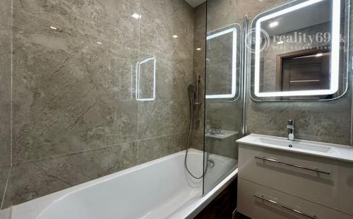 REZERVOVANÉ - SUPER CENA - KUZMÁNYHO - ČSA KOMPLETNE ZREKONŠTRUOVANÝ 2,5 IZBOVÝ BYT V TOP LOKALITE 59 M2 S LODŽIOU.