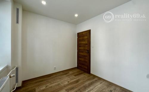 REZERVOVANÉ - SUPER CENA - KUZMÁNYHO - ČSA KOMPLETNE ZREKONŠTRUOVANÝ 2,5 IZBOVÝ BYT V TOP LOKALITE 59 M2 S LODŽIOU.