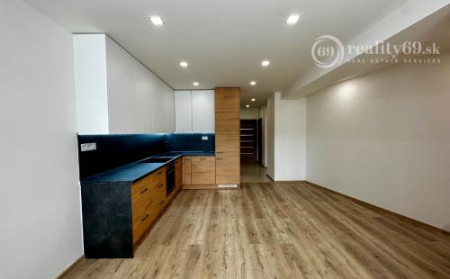 REZERVOVANÉ - SUPER CENA - KUZMÁNYHO - ČSA KOMPLETNE ZREKONŠTRUOVANÝ 2,5 IZBOVÝ BYT V TOP LOKALITE 59 M2 S LODŽIOU.