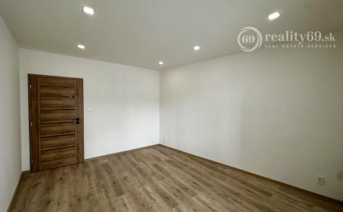 REZERVOVANÉ - SUPER CENA - KUZMÁNYHO - ČSA KOMPLETNE ZREKONŠTRUOVANÝ 2,5 IZBOVÝ BYT V TOP LOKALITE 59 M2 S LODŽIOU.