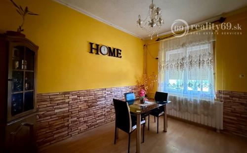 MAĎARSKO - SZENDRO - PEKNÝ 3 IZBOVÝ RODINNÝ DOM, TERASA, ZÁHRADA