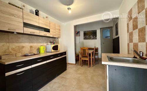 NOVÁ CENA ! MAĎARSKO - GONCZRUSZKA RD IHNEĎ OBÝVATEĽNÝ V TICHEJ LOKALITE OBCE