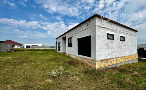 HANISKA - RD DOM NA KĽÚČ NOVOSTAVBA 4 IZBOVÉHO DOMU V NOVEJ LOKALITE.