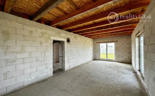 HANISKA - RD DOM NA KĽÚČ NOVOSTAVBA 4 IZBOVÉHO DOMU V NOVEJ LOKALITE.