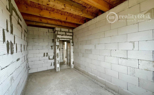 HANISKA - RD DOM NA KĽÚČ NOVOSTAVBA 4 IZBOVÉHO DOMU V NOVEJ LOKALITE.