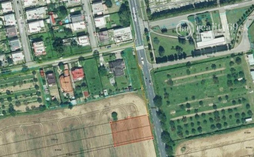 STRÁŽSKE - INVESTIČNÝ POZEMOK 1413 M2