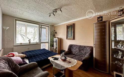 JUH - ROSNÁ PEKNÝ 3 IZBOVÝ BYT 55 M2, LODŽIA.