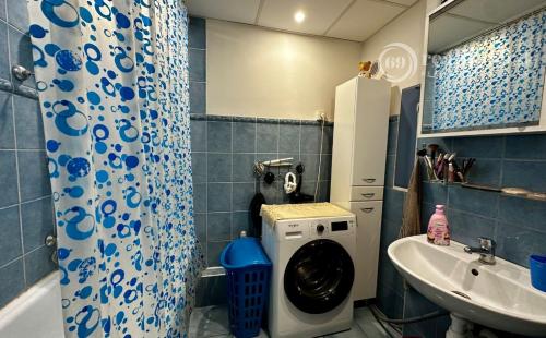 JUH - ROSNÁ PEKNÝ 3 IZBOVÝ BYT 55 M2, LODŽIA.