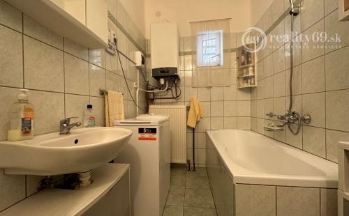 EXKLUZÍVNE MAĎARSKO - SZENDRO SUPER 3 IZBOVÝ RODINNÝ DOM PO REKONŠTRUKCII.