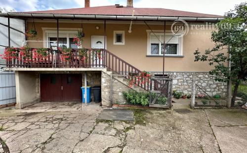 EXKLUZÍVNE MAĎARSKO - SZENDRO SUPER 3 IZBOVÝ RODINNÝ DOM PO REKONŠTRUKCII.