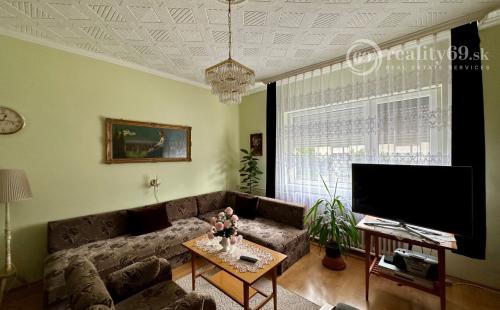 EXKLUZÍVNE MAĎARSKO - SZENDRO SUPER 3 IZBOVÝ RODINNÝ DOM PO REKONŠTRUKCII.