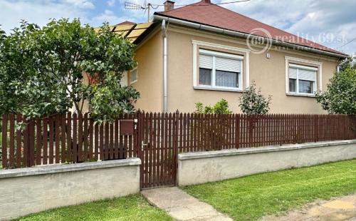 EXKLUZÍVNE MAĎARSKO - SZENDRO SUPER 3 IZBOVÝ RODINNÝ DOM PO REKONŠTRUKCII.