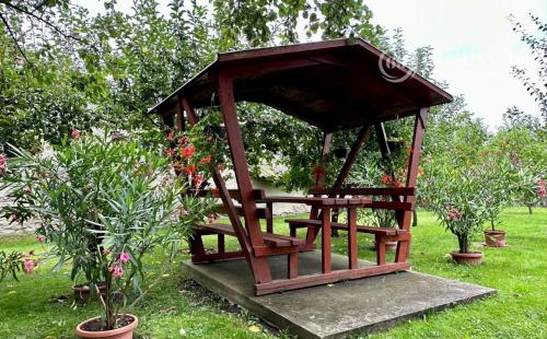 EXKLUZÍVNE MAĎARSKO - SZENDRO SUPER 3 IZBOVÝ RODINNÝ DOM PO REKONŠTRUKCII.