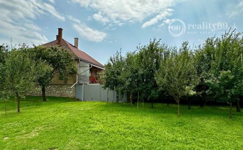 EXKLUZÍVNE MAĎARSKO - SZENDRO SUPER 3 IZBOVÝ RODINNÝ DOM PO REKONŠTRUKCII.