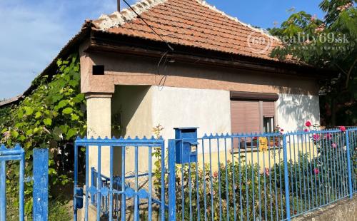 MAĎARSKO - PÁCIN MENŠÍ 2 IZBOVÝ RODINNÝ DOMČEK 500 M OD HRANÍC