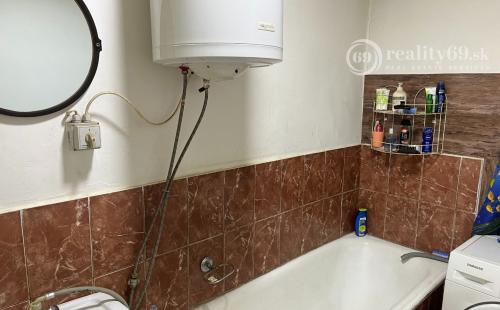 MAĎARSKO - PÁCIN MENŠÍ 2 IZBOVÝ RODINNÝ DOMČEK 500 M OD HRANÍC