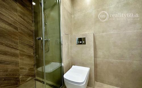 BENADOVÁ - MODERNÝ 2 IZBOVÝ BYT PO KOMPLETNEJ REKONŠTRUKCIÍ