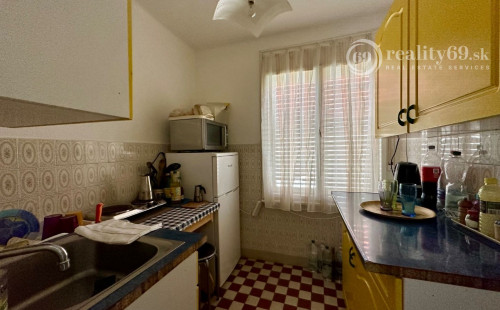 MAĎARSKO - JAZERO RAKACA - POSCHODOVÁ 4 IZBOVÁ CHATA PRI JAZERE S TERASOU.