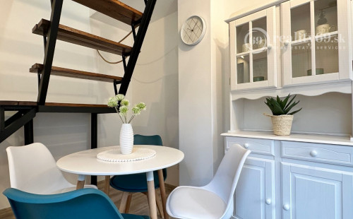 MAĎARSKO - JAZERO RAKACA - KOMPLETNE ZARIADENÁ MUROVANÁ POSCHODOVÁ CHATA PRI JAZERE S TERASOU.