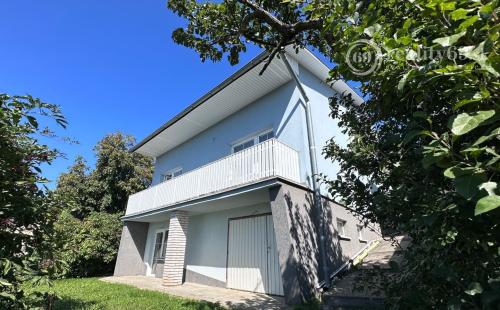 VYŠNÝ KLATOV - 6 IZBOVÝ RD S VÝMEROU 300 M2, POZEMOK 1221 M2.