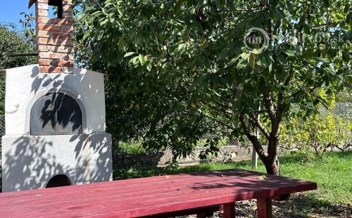 MAĎARSKO - MÉRA - PEKNÝ 6 IZBOVÝ ZREKONŠTRUOVANÝ GAZDOVSKÝ DOM.