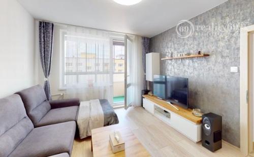 KUZMÁNYHO - BRANISKOVÁ KOMPLETNE ZREKONŠTRUOVANÝ 2 IZBOVÝ BYT V TOP LOKALITE 52 M2 S LODŽIOU.