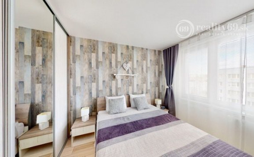 KUZMÁNYHO - BRANISKOVÁ KOMPLETNE ZREKONŠTRUOVANÝ 2 IZBOVÝ BYT V TOP LOKALITE 52 M2 S LODŽIOU.