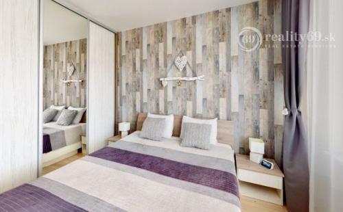 KUZMÁNYHO - BRANISKOVÁ KOMPLETNE ZREKONŠTRUOVANÝ 2 IZBOVÝ BYT V TOP LOKALITE 52 M2 S LODŽIOU.