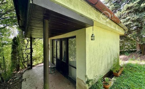 OPÁTSKE - MUROVANÁ CHATA NA PEKNOM MIESTE V OSOBNOM VLASTNÍCTVE.