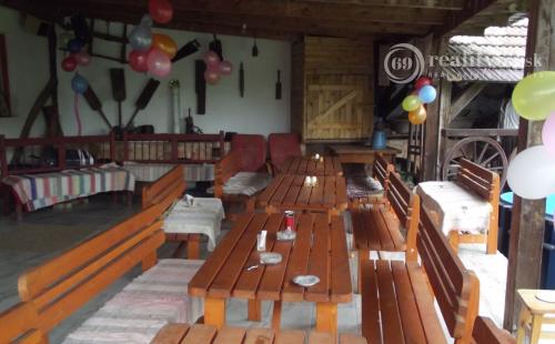 MAĎARSKO - SZOGLIGET PENZIÓN, REŠTAURÁCIA, SAUNA, VÍRIVKA, BAZÉN V TOP LOKALITE S TERASOU A GARÁŽOU.